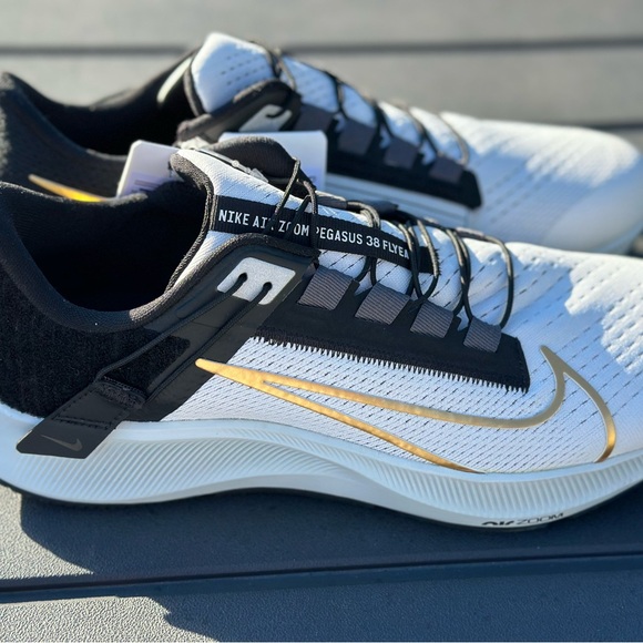 Nike Air Zoom Pegasus 38 Fly Ease Photon Dust Gold Metallic Coin sz 10.0 DA6674 - Picture 2 of 6